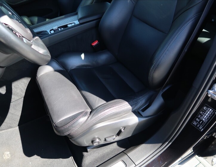 Volvo XC60 30