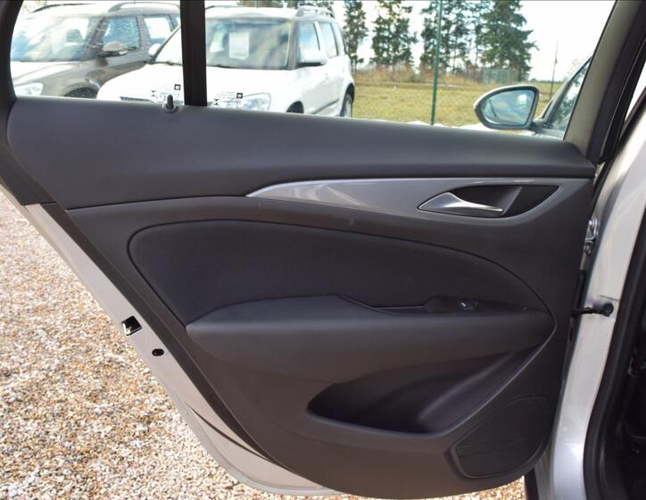Opel Insignia 24