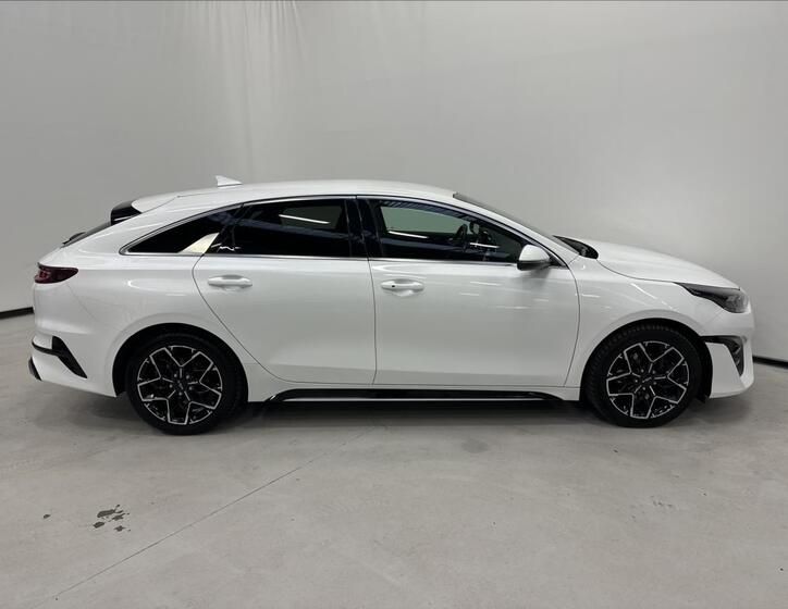 KIA ProCeed 4