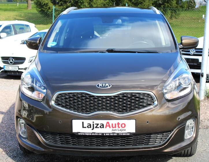 KIA Carens 4