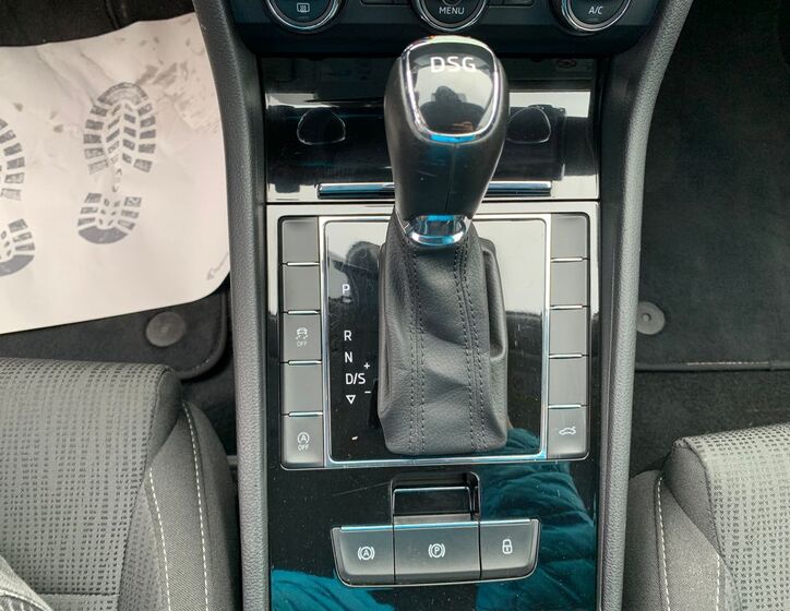 Škoda Superb 16