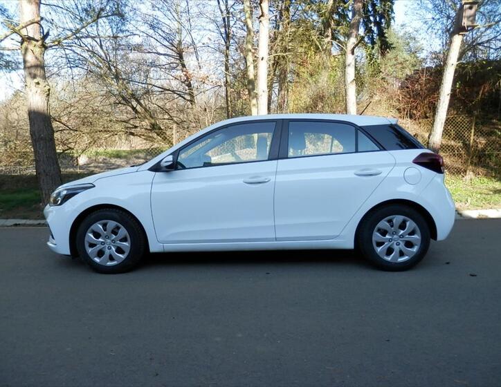 Hyundai i20 6