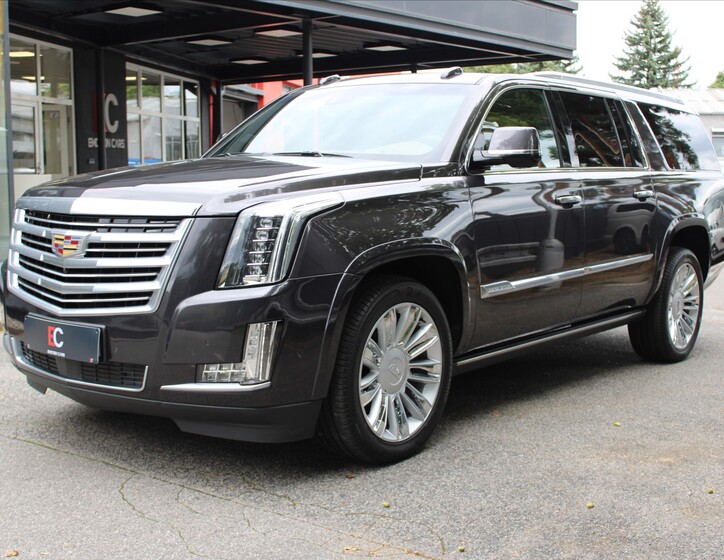Cadillac Escalade 3