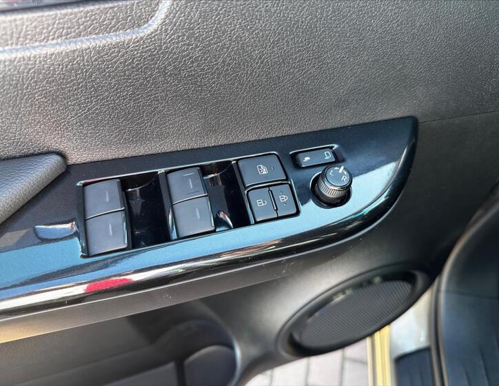 Toyota Hilux 15