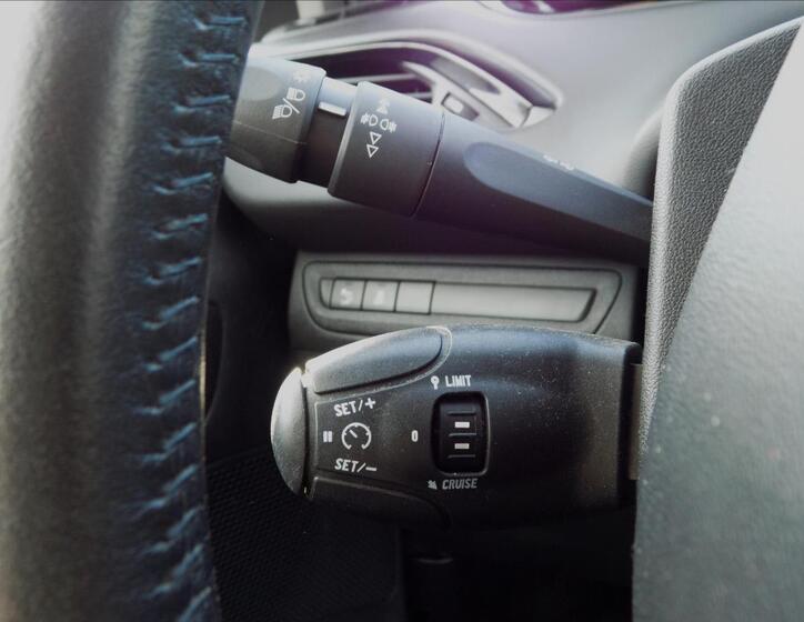 Peugeot 208 17