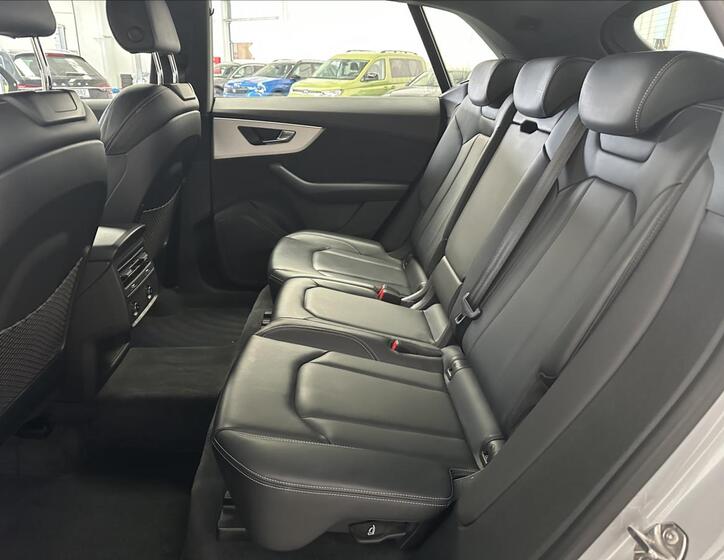 Audi SQ8 21