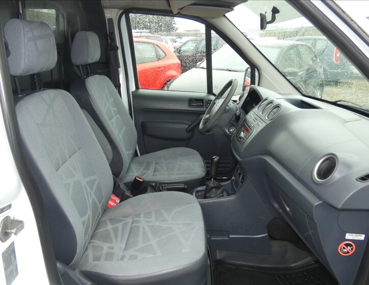 Ford Tourneo Connect 9