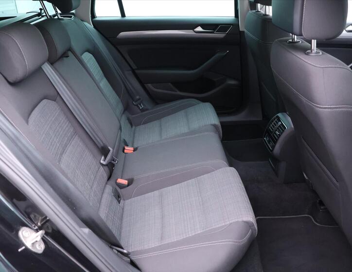 Volkswagen Passat 13