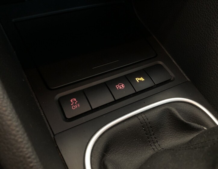 Volkswagen Golf 28