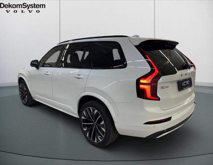 Volvo XC90 4