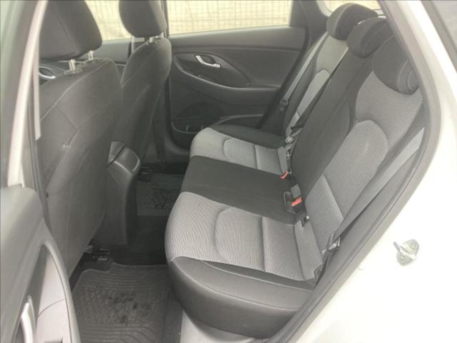Hyundai i30 19