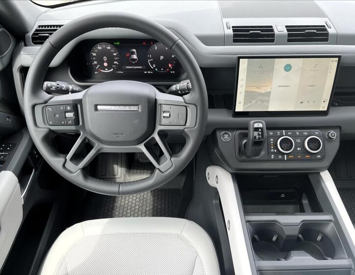 Land Rover Defender 15