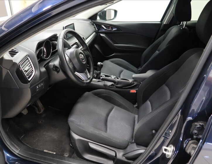 Mazda 3 7
