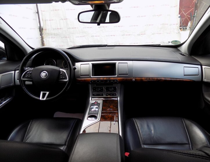 Jaguar XF 20