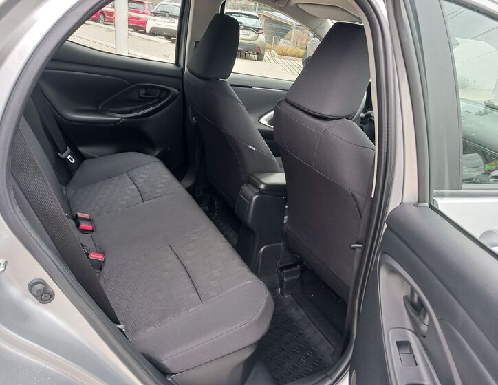 Toyota Yaris 13