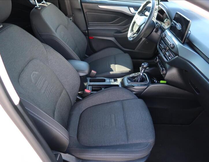 Ford Focus 13