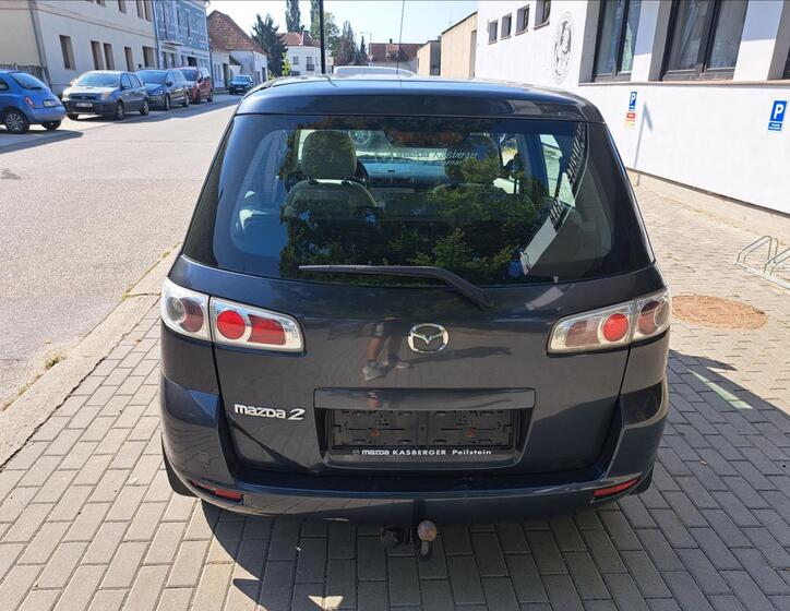 Mazda 2 8
