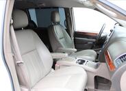 Chrysler Town & Country 31