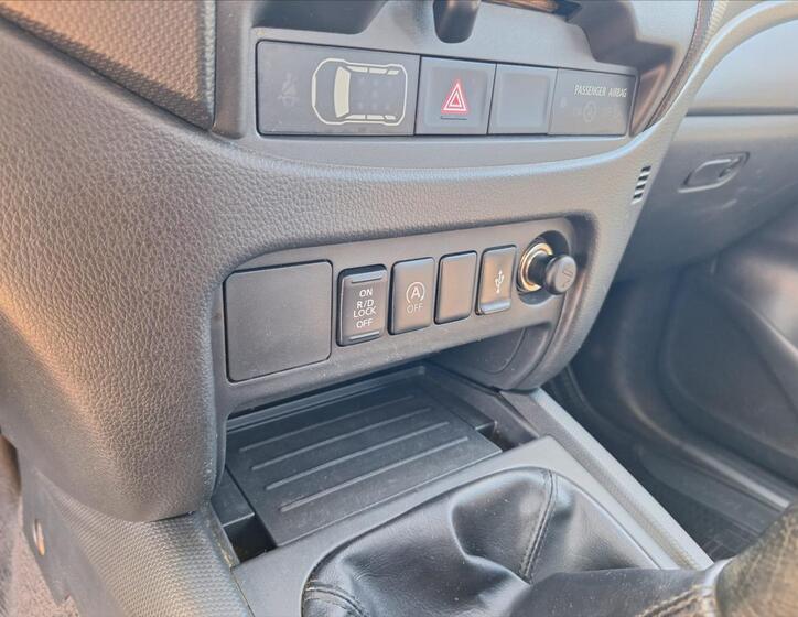 Mitsubishi L200 8