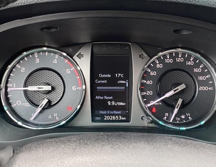 Toyota Hilux 15