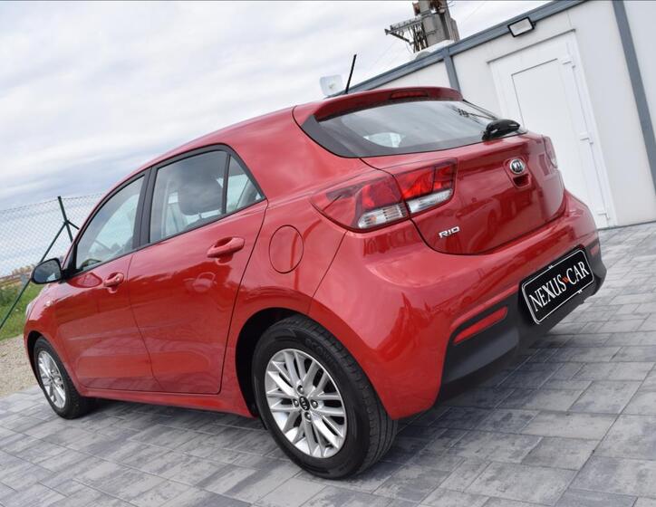 KIA Rio 7