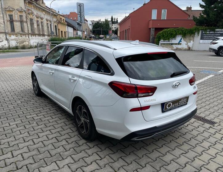 Hyundai i30 4