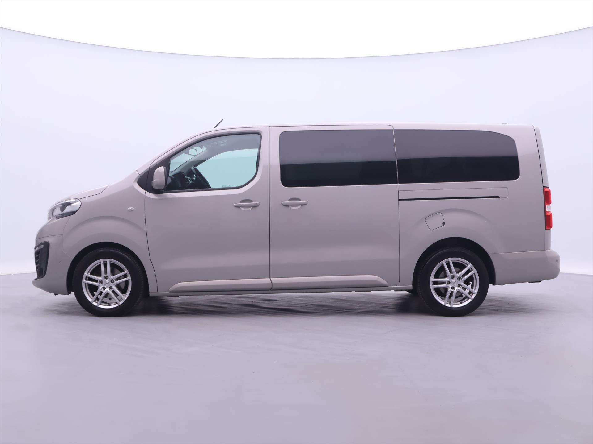 Peugeot Traveller