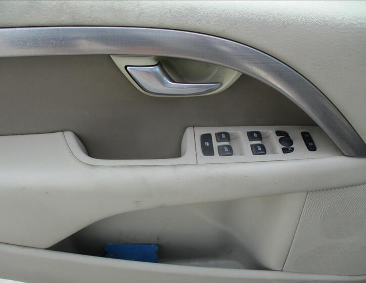 Volvo XC70 17