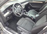 Volkswagen Passat 9