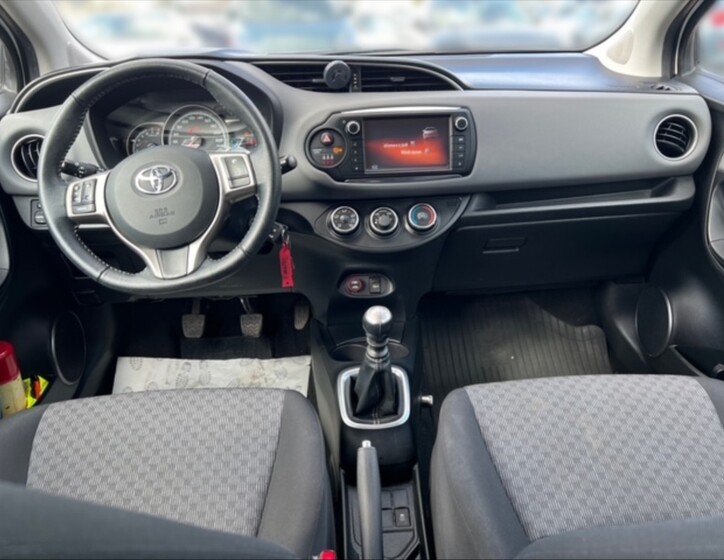 Toyota Yaris 9