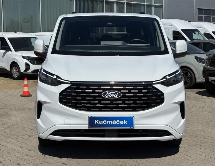 Ford Tourneo Custom 8