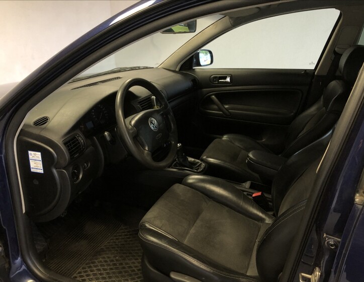 Volkswagen Passat 9