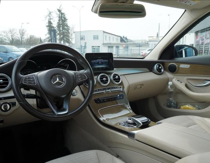 Mercedes-Benz Třídy C 9