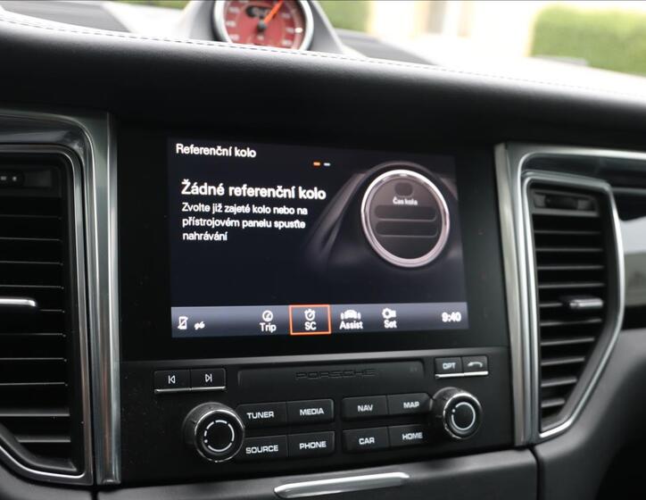 Porsche Macan 42