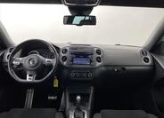 Volkswagen Tiguan 9