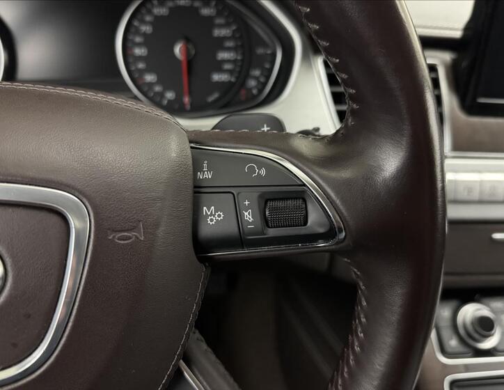 Audi A8 13