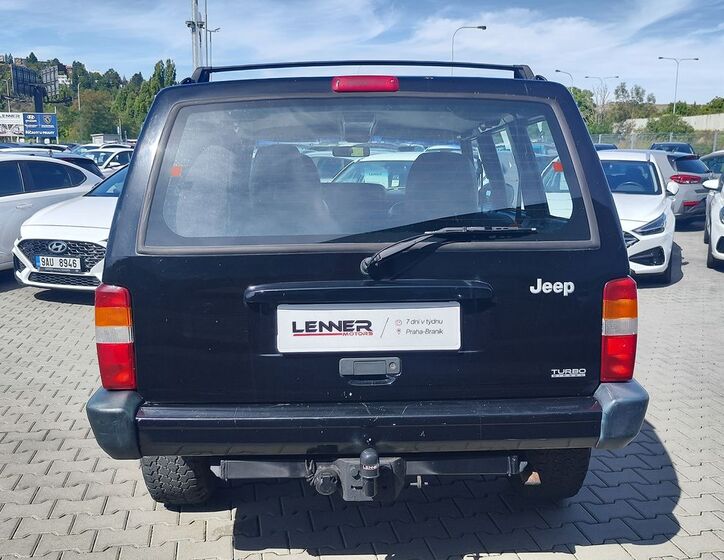 Jeep Cherokee 6