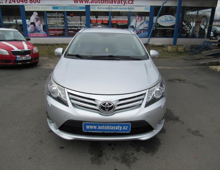 Toyota Avensis 2