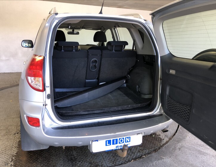 Toyota RAV4 13