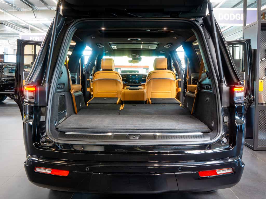 Jeep Grand Wagoneer