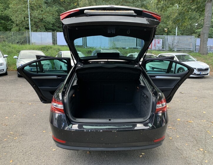 Škoda Superb 18
