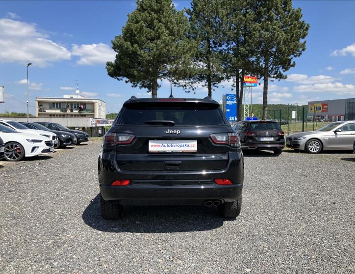Jeep Compass 8
