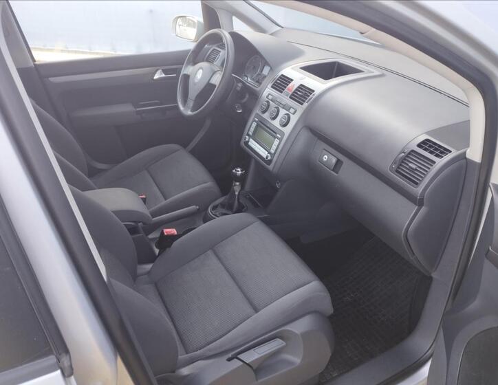 Volkswagen Touran 9