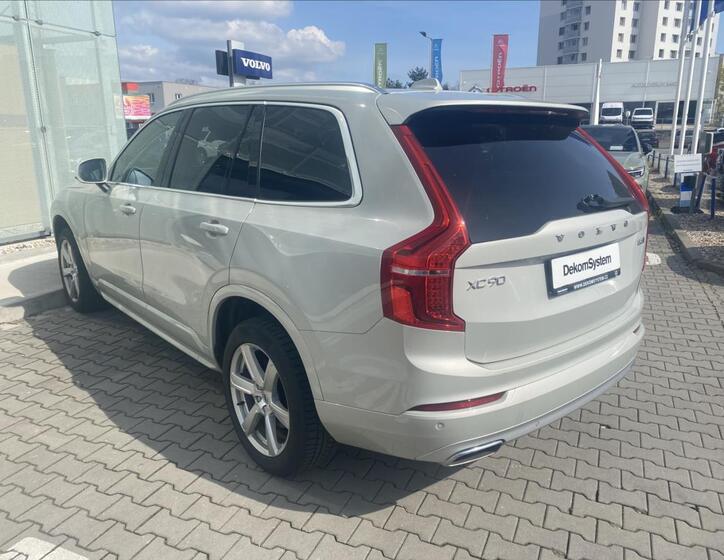 Volvo XC90 4
