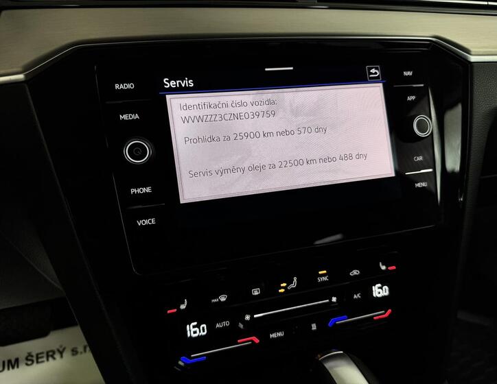 Volkswagen Passat 24