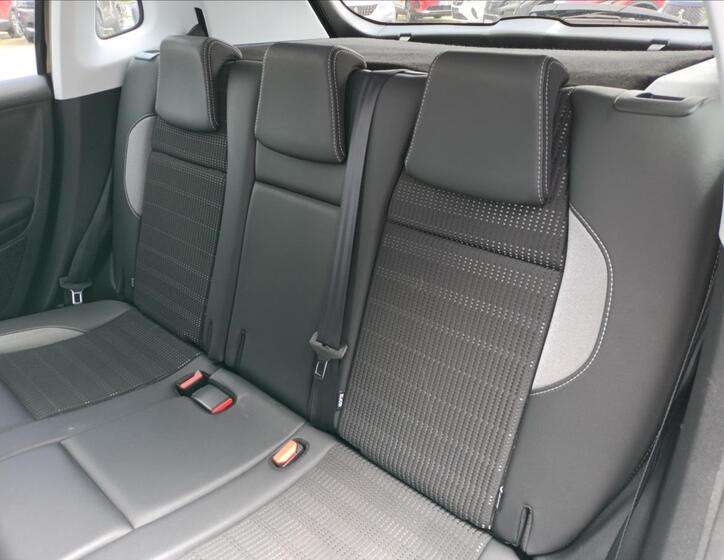 Peugeot 2008 16