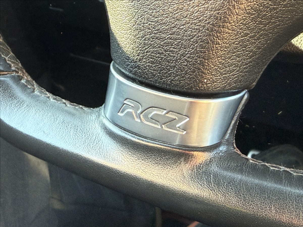 Peugeot RCZ