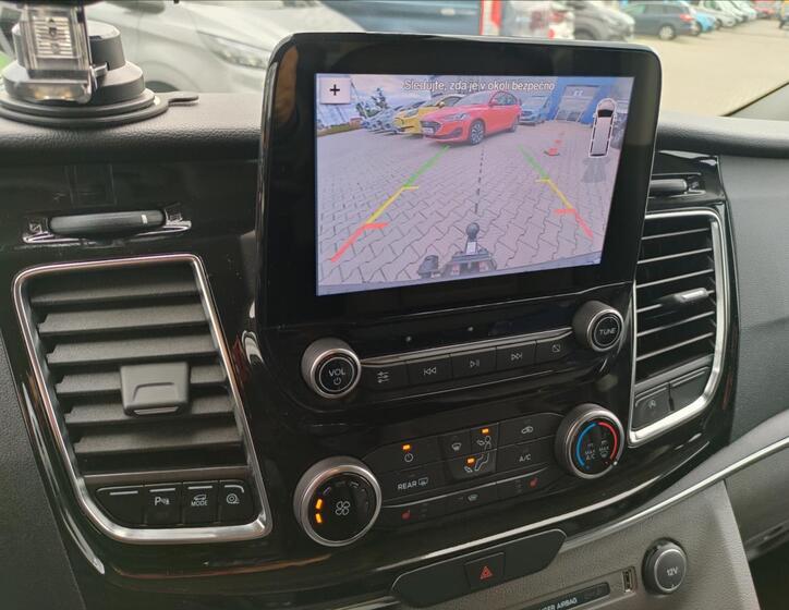 Ford Tourneo Custom 30