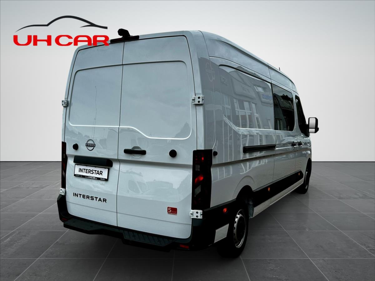 Nissan Interstar