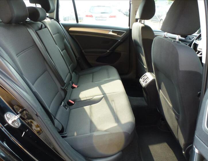 Volkswagen Golf 22